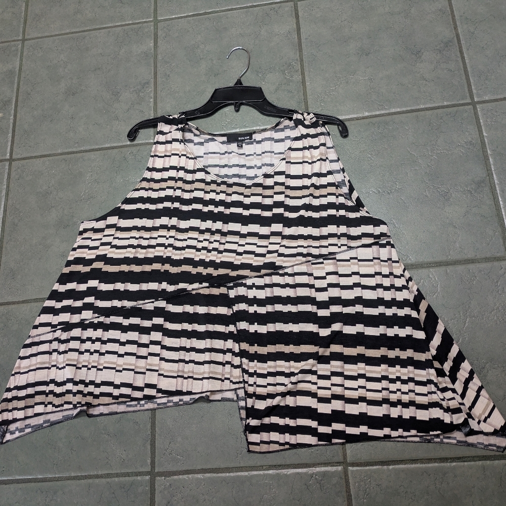 Sun Kim Vest/Tank Size XL